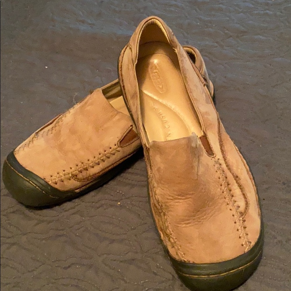 Keen slip ons. Very good condition. Size 9 1/2